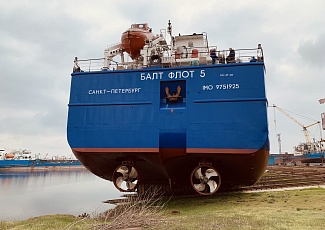 Теплоход "Балт Флот 5"
